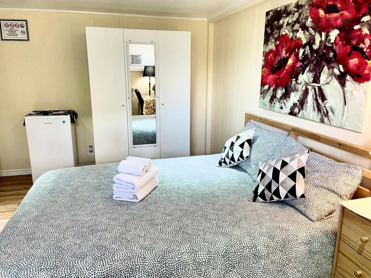 Perfect Home-Private Washrooms,Free Parking,High Speed Net トロント エクステリア 写真
