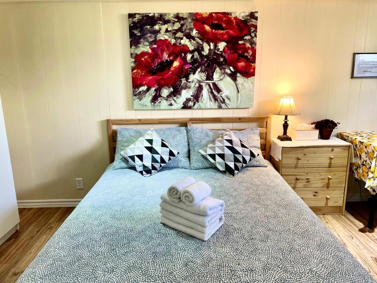 Perfect Home-Private Washrooms,Free Parking,High Speed Net トロント エクステリア 写真