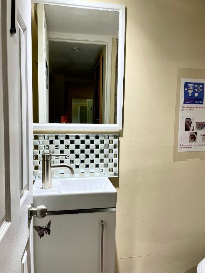 Perfect Home-Private Washrooms,Free Parking,High Speed Net トロント エクステリア 写真