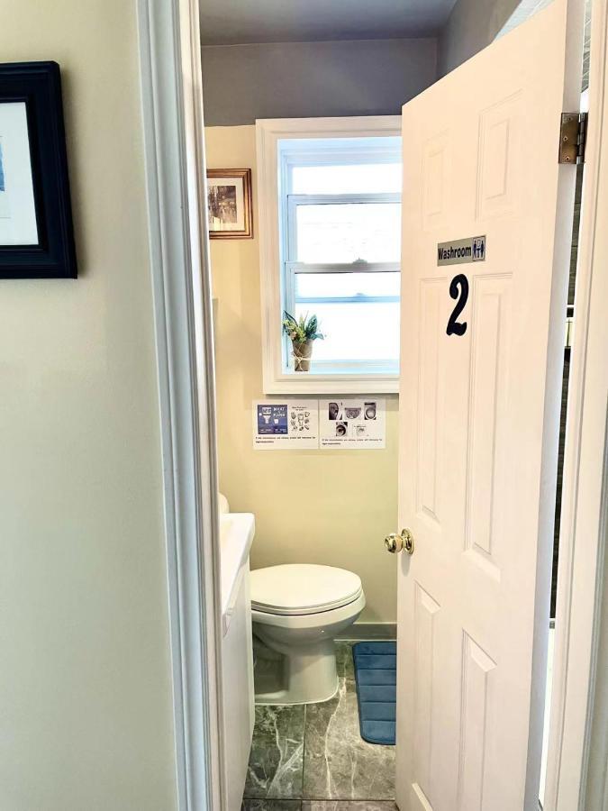 Perfect Home-Private Washrooms,Free Parking,High Speed Net トロント エクステリア 写真