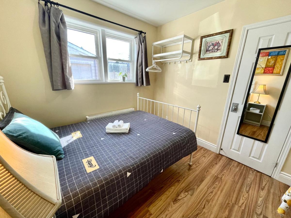 Perfect Home-Private Washrooms,Free Parking,High Speed Net トロント エクステリア 写真