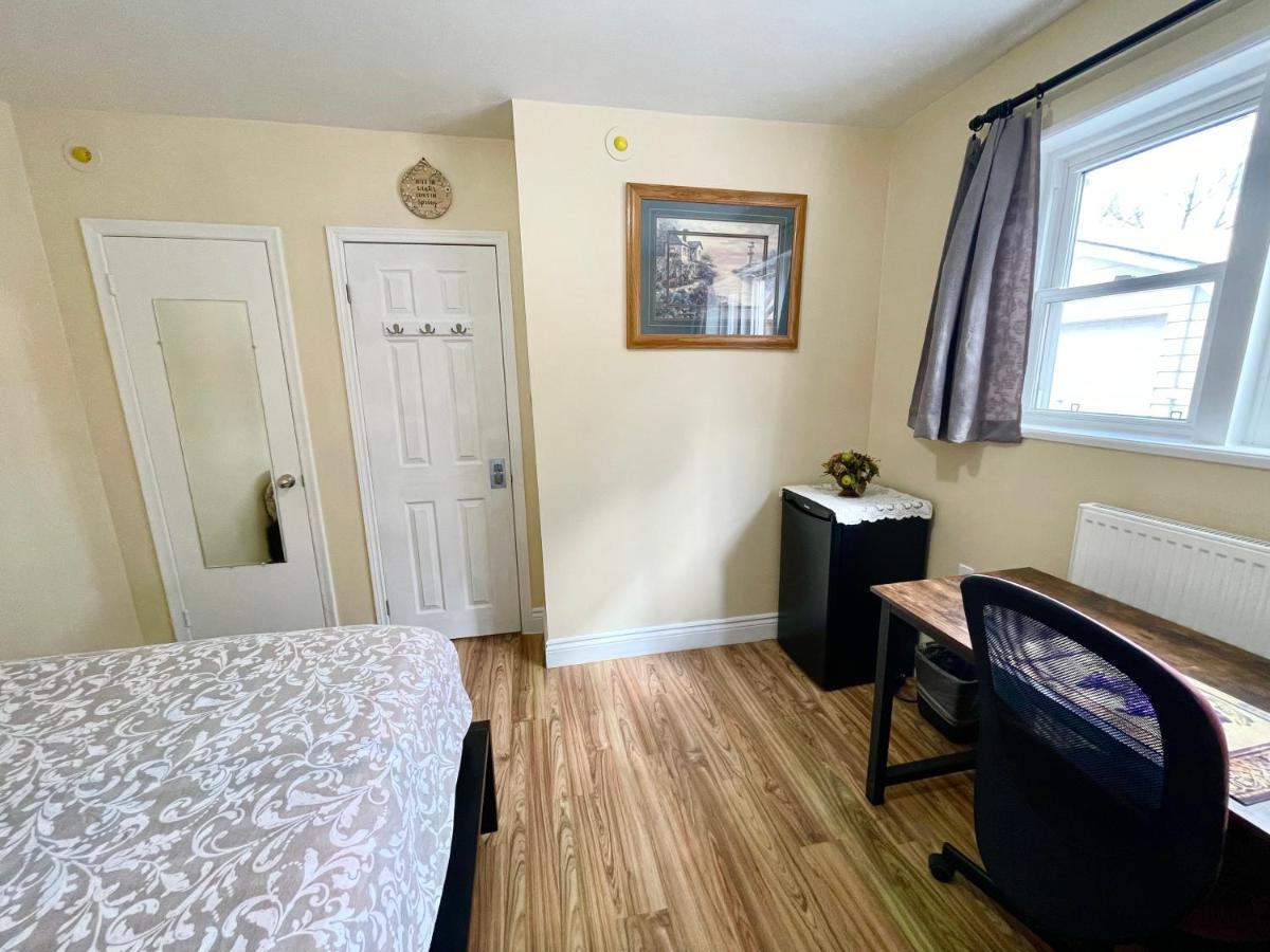 Perfect Home-Private Washrooms,Free Parking,High Speed Net トロント エクステリア 写真