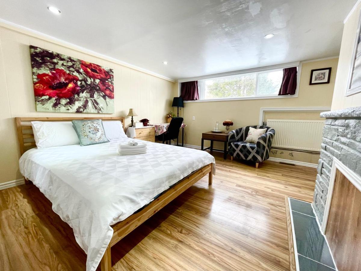 Perfect Home-Private Washrooms,Free Parking,High Speed Net トロント エクステリア 写真