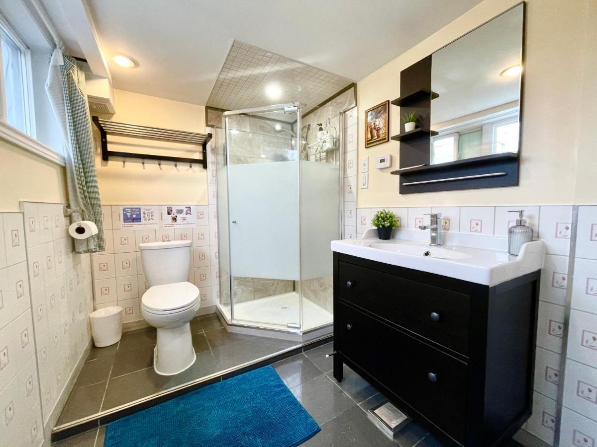 Perfect Home-Private Washrooms,Free Parking,High Speed Net トロント エクステリア 写真